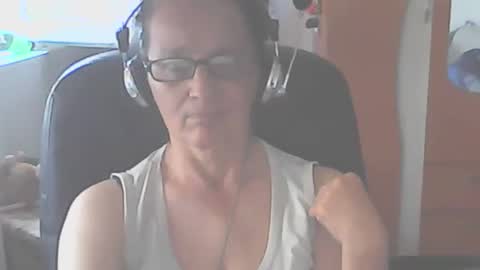 hellenmarie online show from September 14, 10:24 am