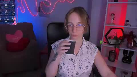 Helli online show from July 18, 7:16 pm