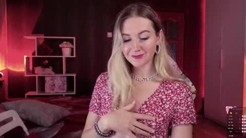 Snapshot of hello_lisha chatting on September 26, 8:34 am Alisia Monday to Friday from 10 am to 4 pm GMT 2 online show from September 26, 8:34 am