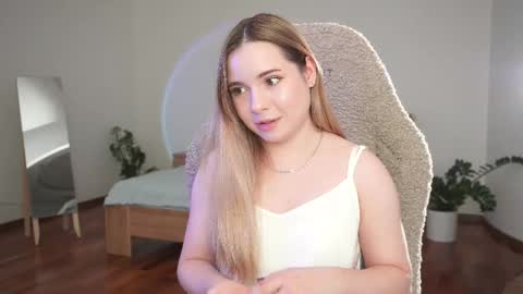 Taya online show from September 27, 8:49 pm