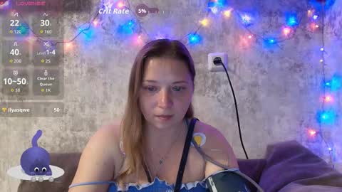 Snapshot of hello_x_pussy chatting on September 30, 4:12 pm Mila online show from September 30, 4:12 pm