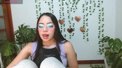 hellokitty_valery1 online show from May 3, 1:53 am