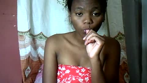 herisse01 online show from July 6, 9:36 am