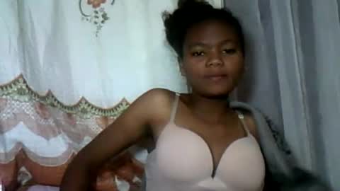 herisse01 online show from July 1, 8:47 am