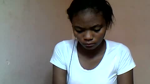 herisse01 online show from June 23, 6:33 am
