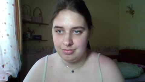 hess_luna_ online show from July 10, 9:43 am