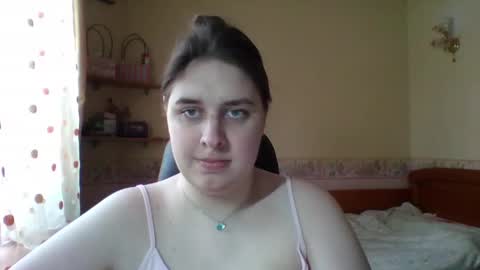 hess_luna_ online show from May 1, 9:12 am