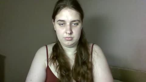 Snapshot of hess_luna_ chatting on September 19, 9:30 am hess_luna_ online show from September 19, 9:30 am
