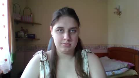 hess_luna_ online show from March 6, 10:32 am