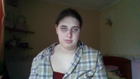 hess_luna_ online show from November 7, 10:43 am