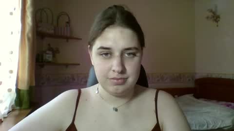 hess_luna_ online show from July 14, 9:03 am