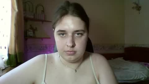 hess_luna_ online show from July 15, 10:31 am