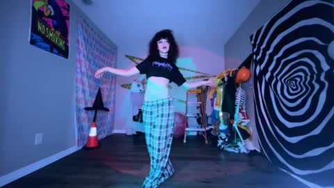 salem online show from November 14, 1:27 am