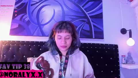 Noraly  online show from July 17, 4:17 am