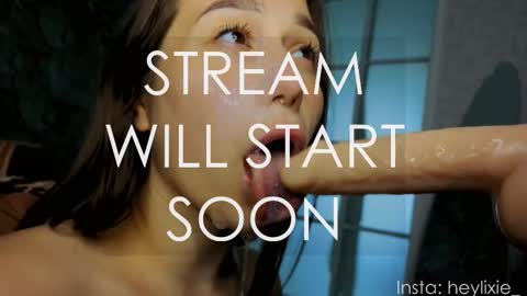 Snapshot of heylixie_ chatting on September 18, 1:59 am Li online show from September 18, 1:59 am