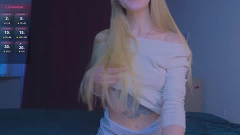 Chloe online show from November 4, 1:16 pm