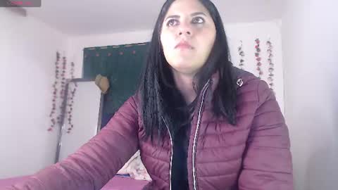 hilaril18 online show from July 13, 1:17 am
