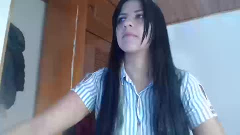 Snapshot of hilari18 chatting on September 24, 8:52 pm hilaril18 online show from September 24, 8:52 pm