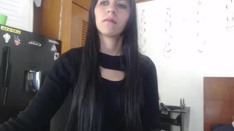 Snapshot of hilari18 chatting on December 5, 1:14 am hilaril18 online show from December 5, 1:14 am