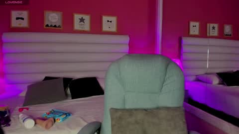 hilary_tailor online show from October 3, 12:32 pm