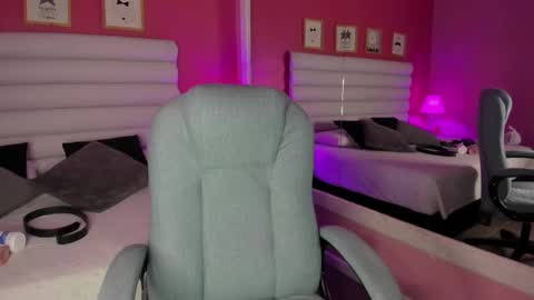 hilary_tailor online show from September 15, 11:29 am