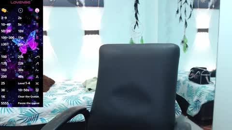 Snapshot of hilaryclowerx chatting on January 10, 3:18 am H I L A R Y online show from January 10, 3:18 am