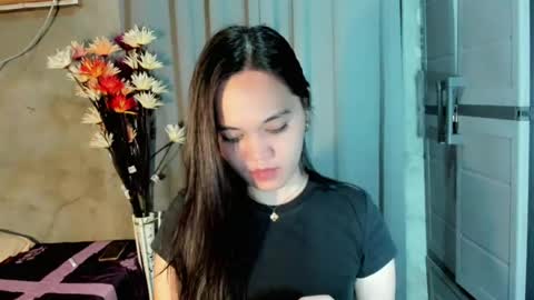 hilarymolly online show from July 12, 2:12 am