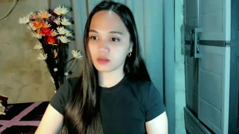 hilarymolly online show from June 30, 7:57 pm
