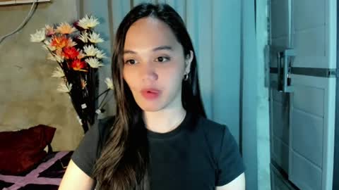 hilarymolly online show from July 13, 8:31 pm