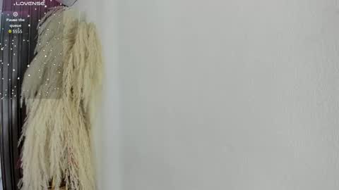 Hilary Thomsom online show from February 3, 12:21 pm