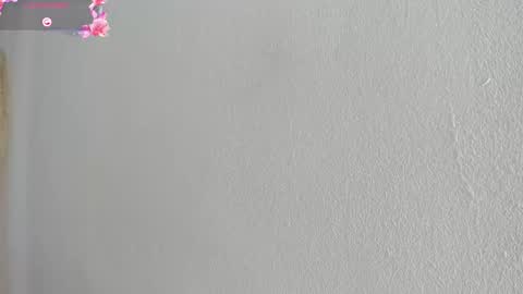 Hilary Thomsom online show from February 5, 12:41 pm