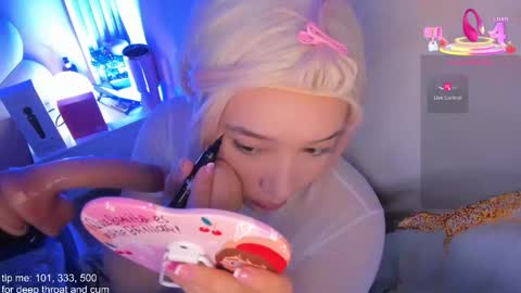 hinata_dolly online show from November 29, 11:47 am