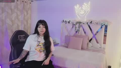 HINNA online show from April 28, 3:32 am