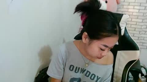 Lesley3 online show from March 4, 10:05 pm