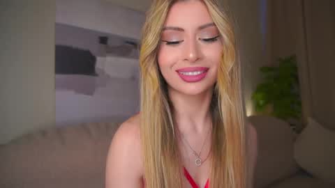 Moni Monica online show from May 8, 8:06 am