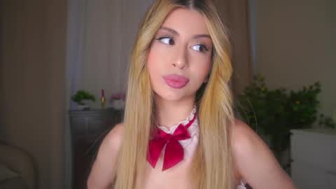 Moni Monica online show from May 1, 8:06 am