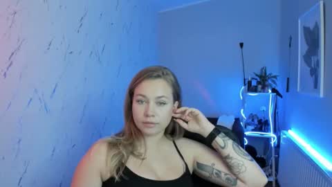 Holly online show from September 9, 5:57 pm