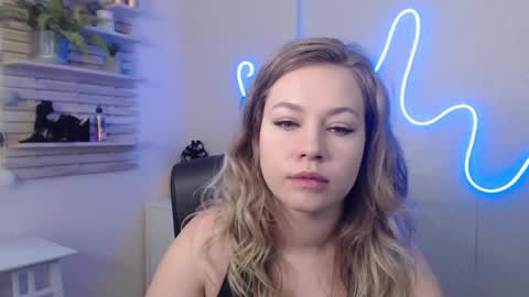 Holly online show from January 13, 3:23 am