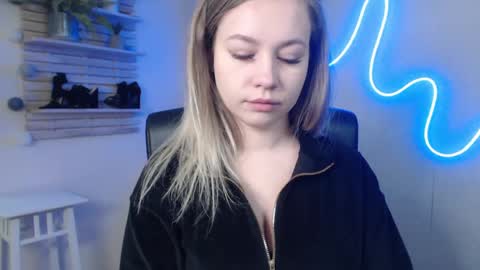 Holly online show from January 8, 4:23 am