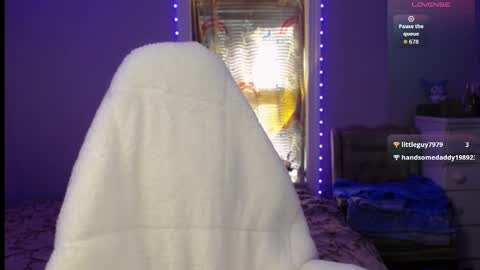 Holly online show from October 1, 4:56 pm