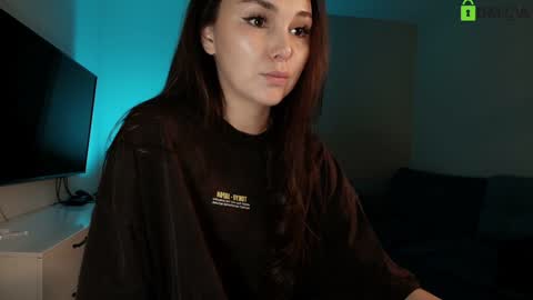 hollyextra online show from December 20, 3:49 pm