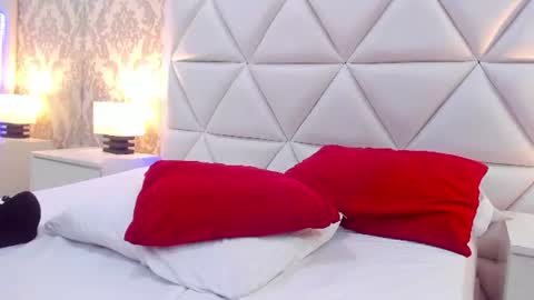 Holly online show from June 19, 4:10 pm