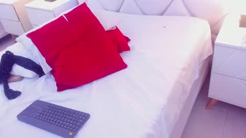 Holly online show from July 4, 3:52 pm