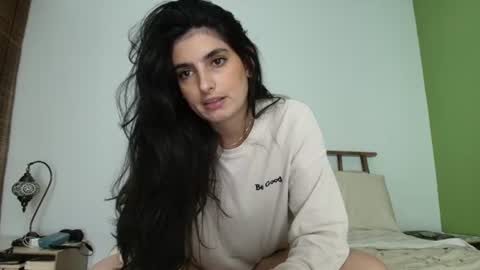 hollyshit_ online show from July 28, 2:09 am