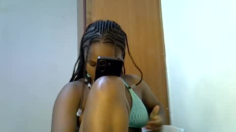 holy_ebony online show from July 8, 7:05 pm