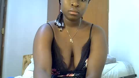 holy_ebony online show from July 30, 7:09 am