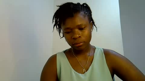 holy_ebony online show from June 17, 4:58 am