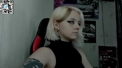 holy_mistresss online show from July 22, 8:15 am