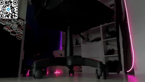 holy_mistresss online show from June 23, 7:39 am