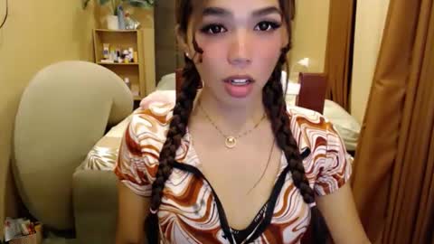 MOLLY online show from May 31, 12:44 pm
